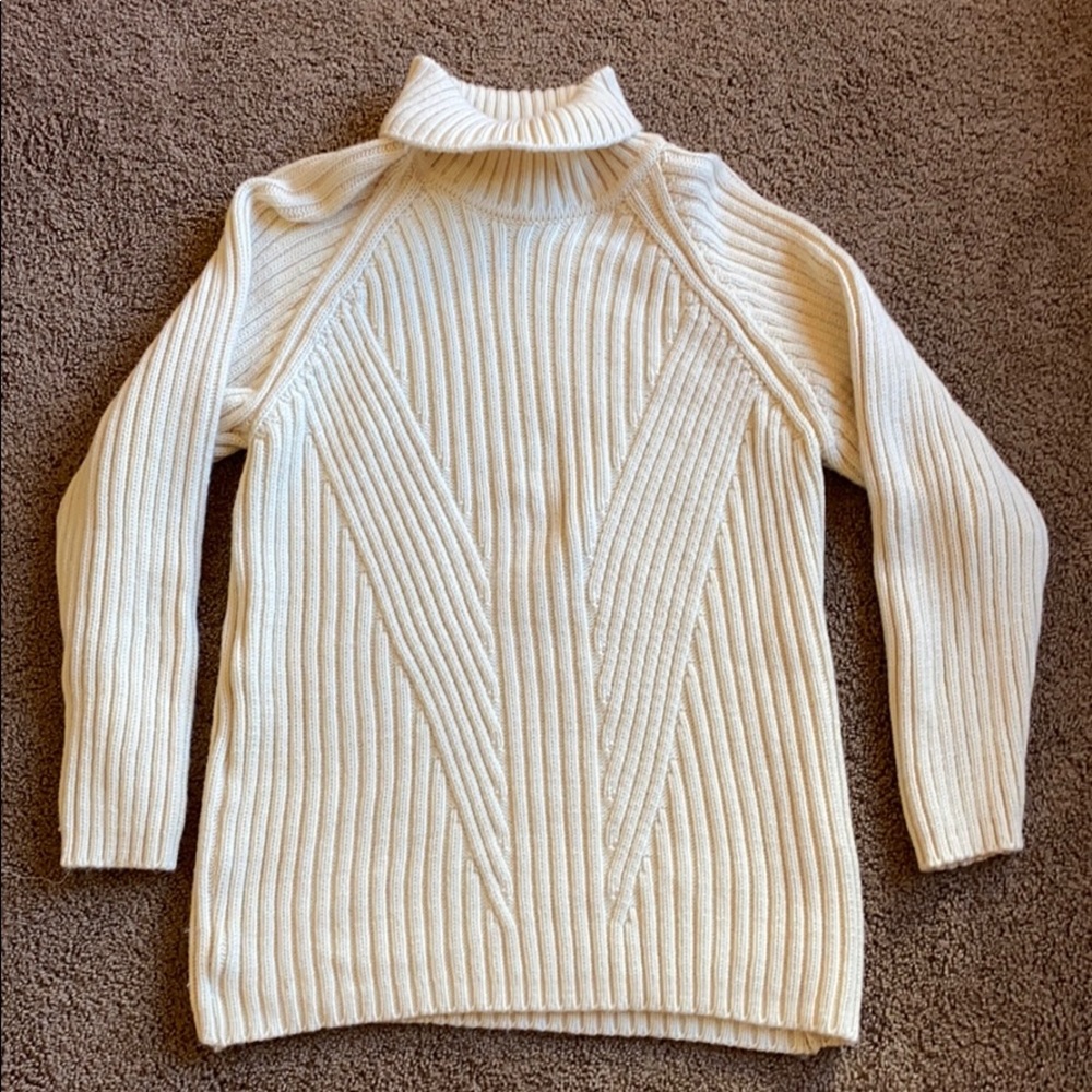 PERFECT WHITE TURTLENECK SWEATER✨